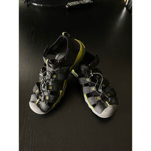Men's Keen Sandals Size 6 Black and Yellow